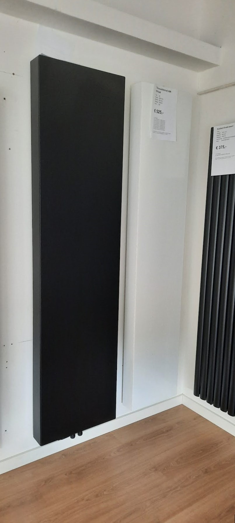 Trouw Mededogen Opnemen De beste radiatoren tegen de hoogste korting!! - Designradiator Verticaal  Vlak Zwart Vasco